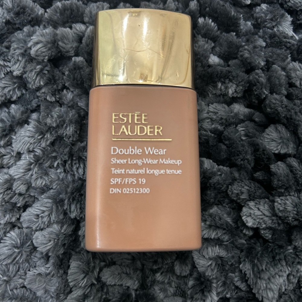 Estee Lauder double Wear foundation